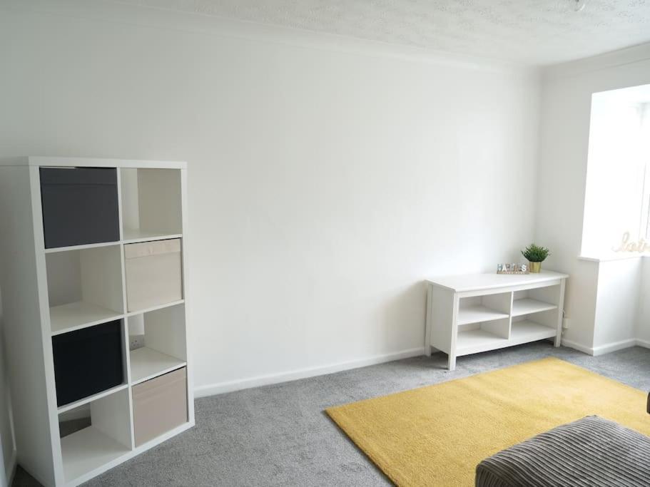 Cosy Four Bed Property With En-Suite Near To Nec Birmingham Airport And The City 외부 사진