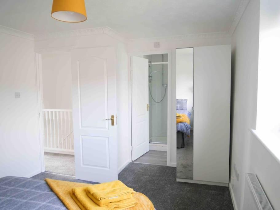 Cosy Four Bed Property With En-Suite Near To Nec Birmingham Airport And The City 외부 사진