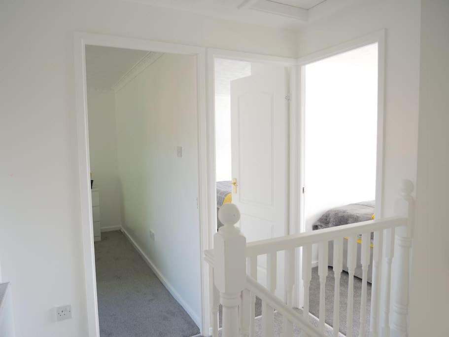 Cosy Four Bed Property With En-Suite Near To Nec Birmingham Airport And The City 외부 사진