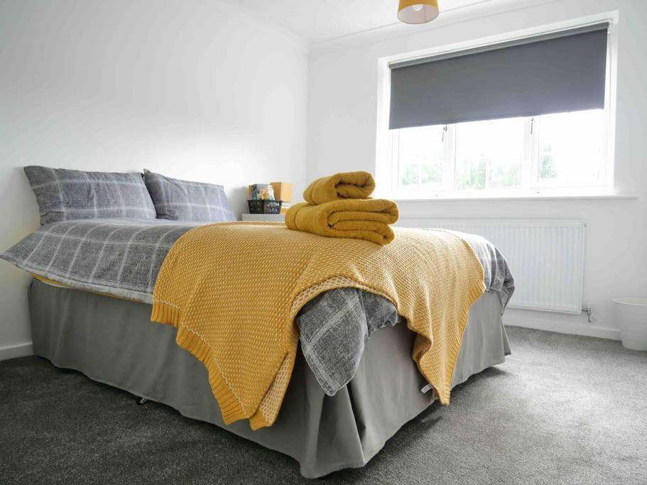 Cosy Four Bed Property With En-Suite Near To Nec Birmingham Airport And The City 외부 사진